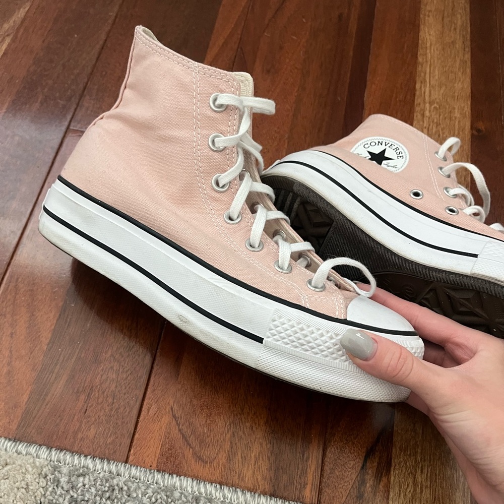 Pink platform converse size 8 woman’s